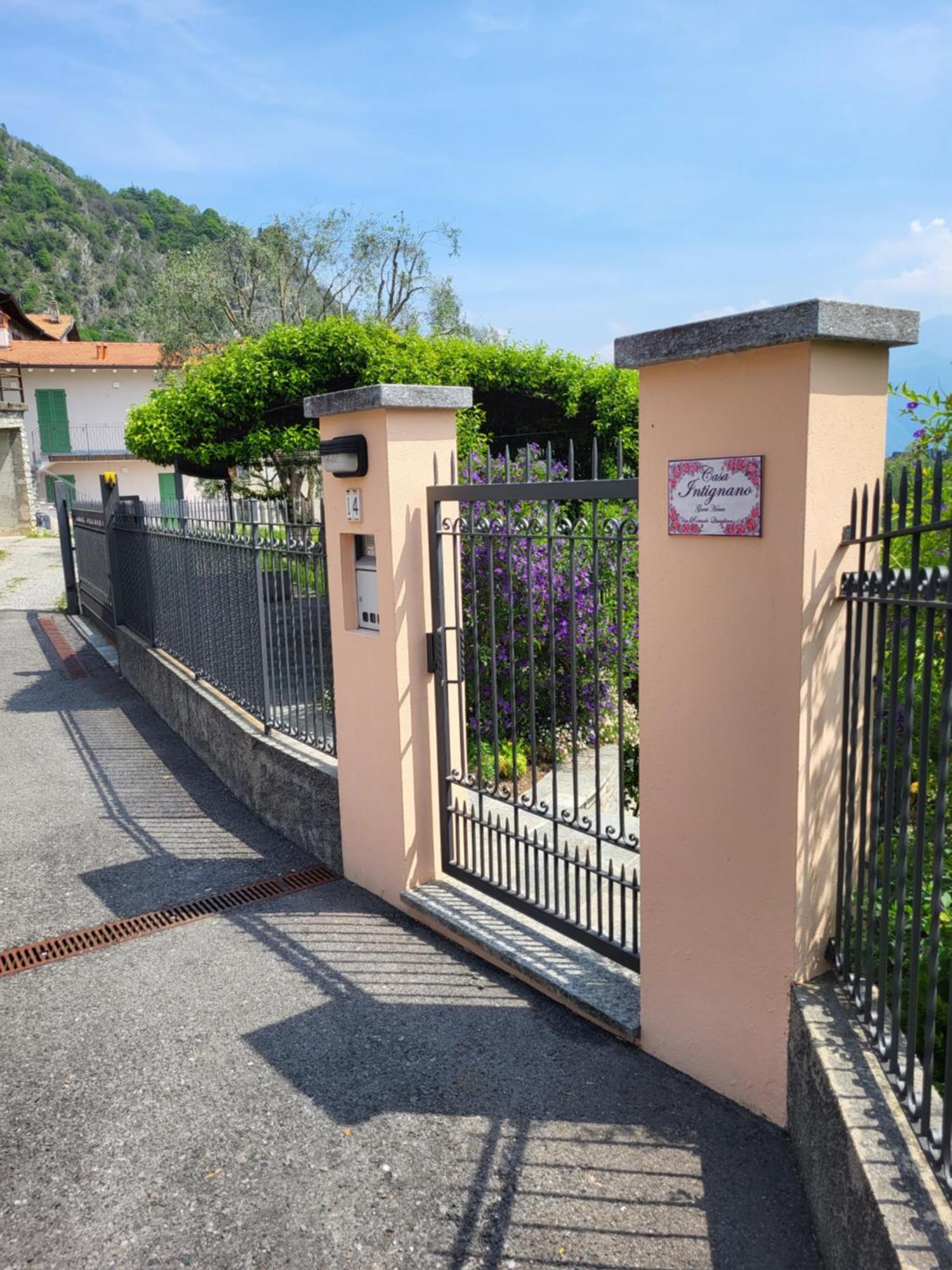 Casa Intignano - Appartamento Con Terrazzo Vista Lago Tremezzo Exterior foto
